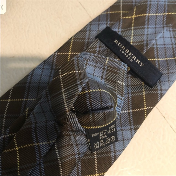 Authentic Burberry ties signature - Picture 5 of 8